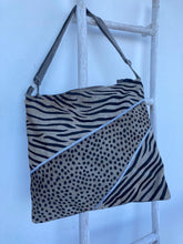 Cargar imagen en el visor de la galería, Bolso Hector
