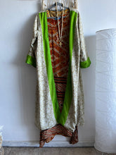 Cargar imagen en el visor de la galería, Kimono Mumbai

