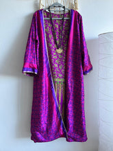 Cargar imagen en el visor de la galería, Kimono Mumbai
