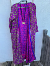 Cargar imagen en el visor de la galería, Kimono Mumbai
