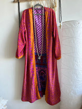 Cargar imagen en el visor de la galería, Kimono Mumbai
